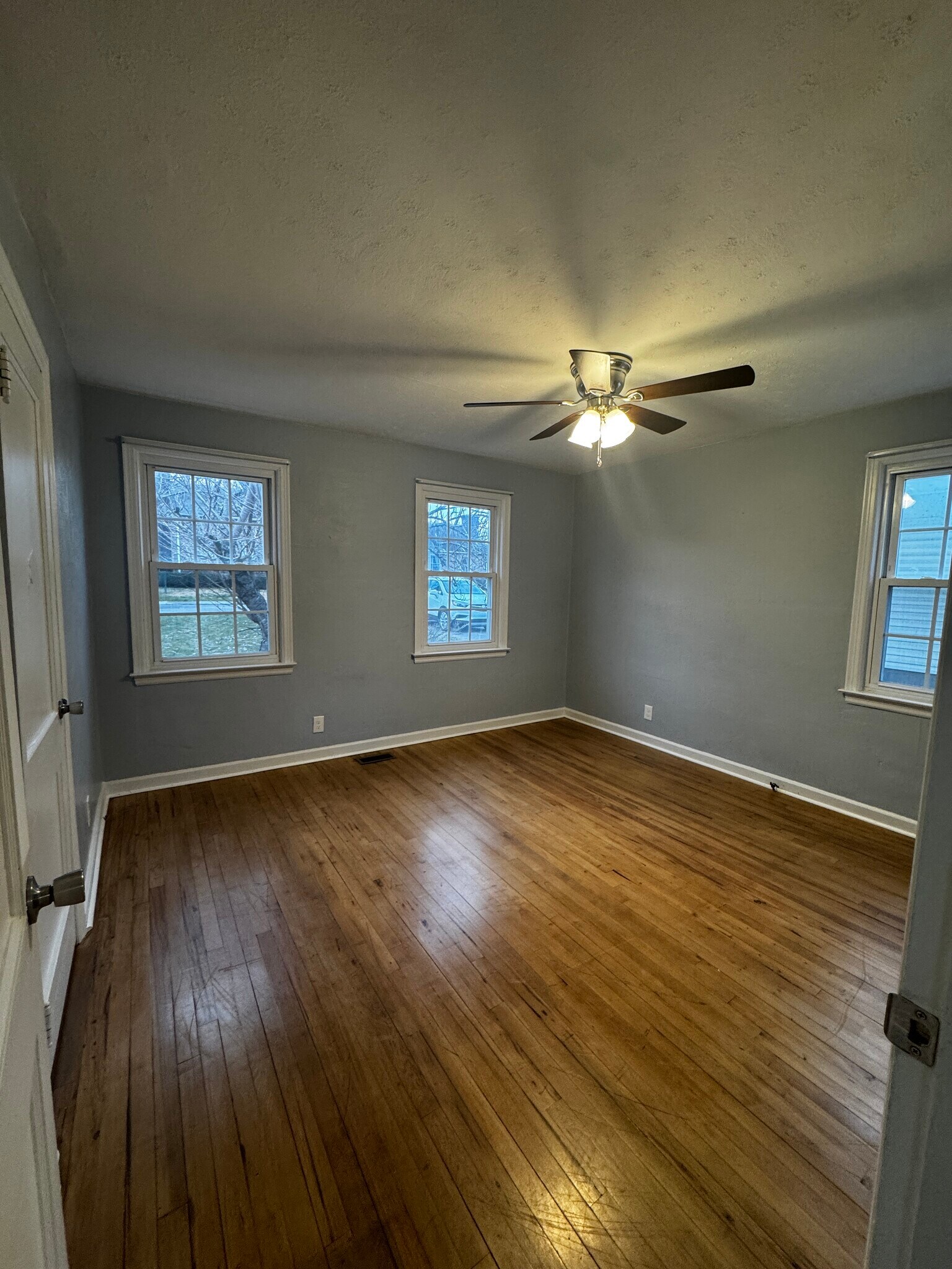 Building Photo - 937 Shamrock Ave