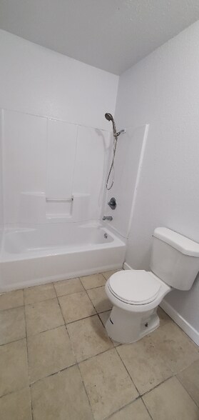 Building Photo - 318 N St