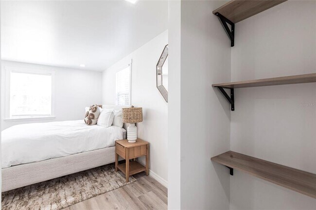 Building Photo - 640 Broadway St