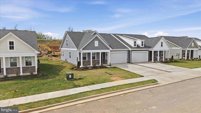 Building Photo - 115 Trellis View Ln