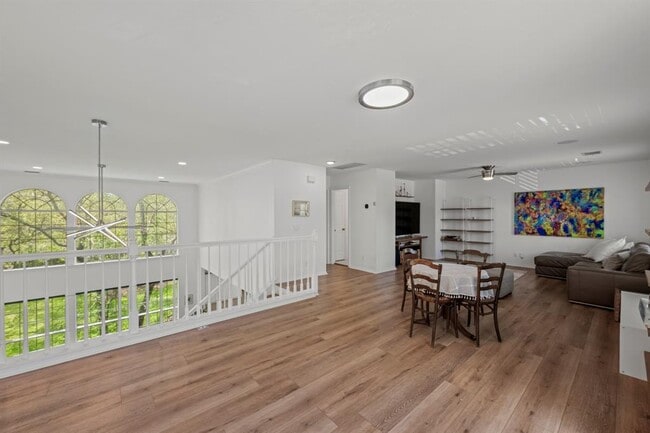 Building Photo - 12329 Pleasant Hill Ct