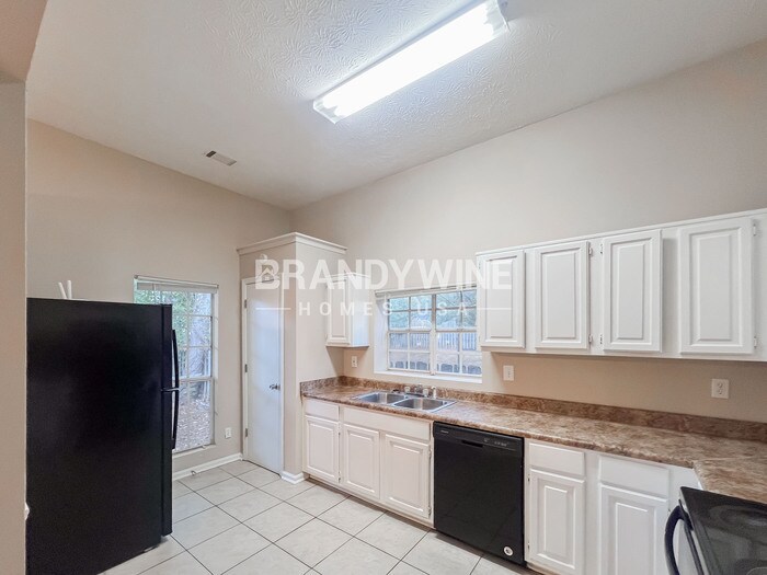 Building Photo - 10830 Mortons Crossing