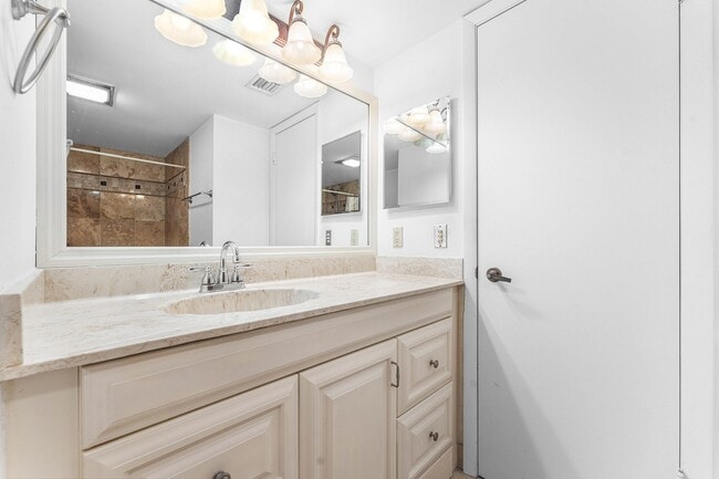 Building Photo - 6662 Boca Del Mar Dr