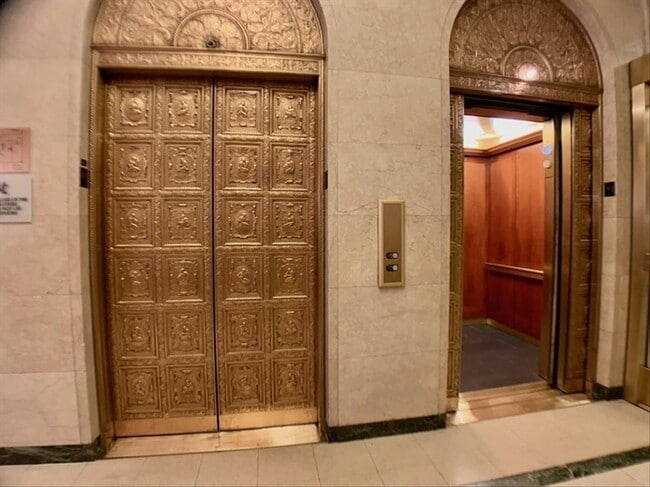 Building Photo - 310 S Michigan Ave