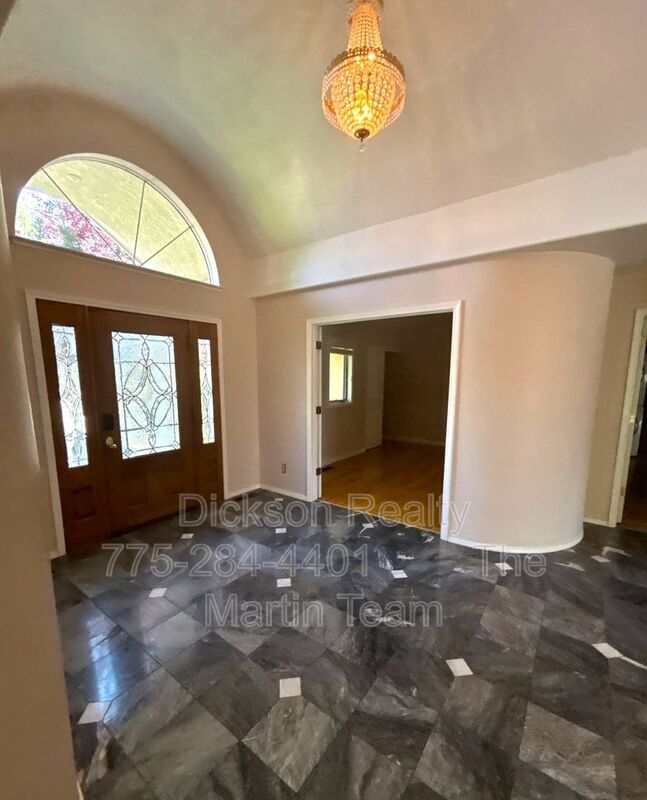 Building Photo - 3245 Marthiam Ave