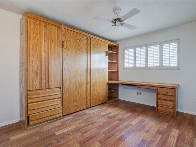 Building Photo - Enjoy stunning Catalina Mountain views fro...