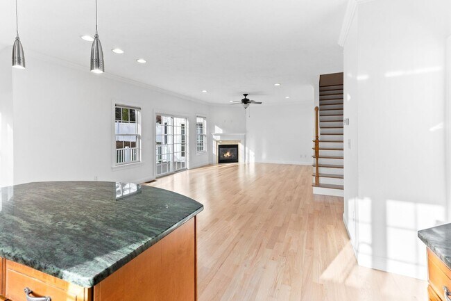 Building Photo - 5 Neff Dr