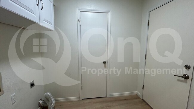 Building Photo - 3701 Leathertop Dr