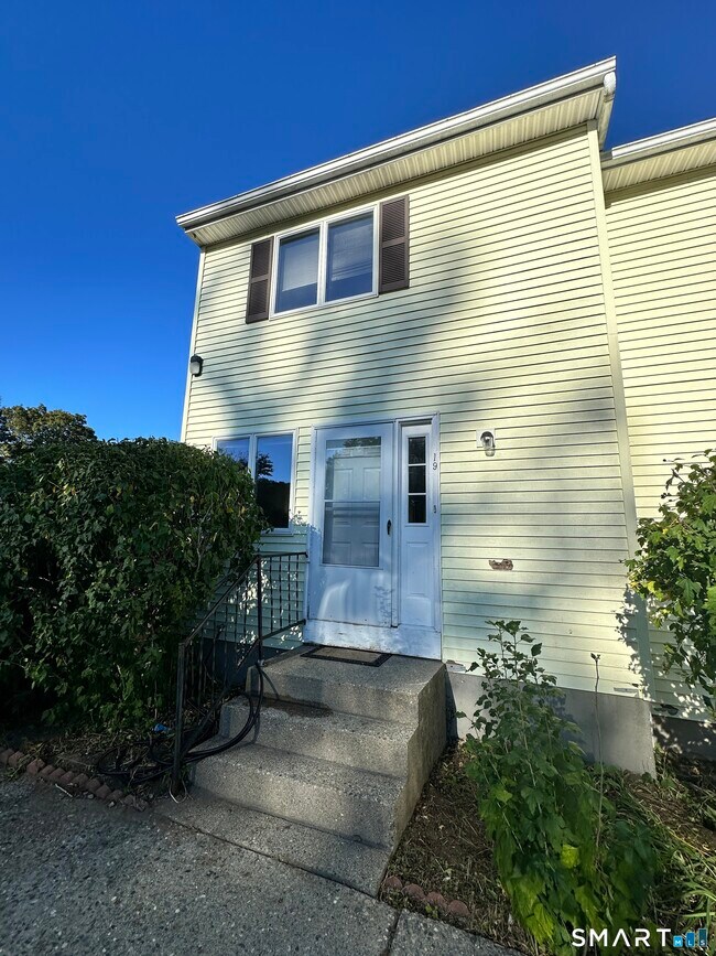 Building Photo - 21 Gallup St