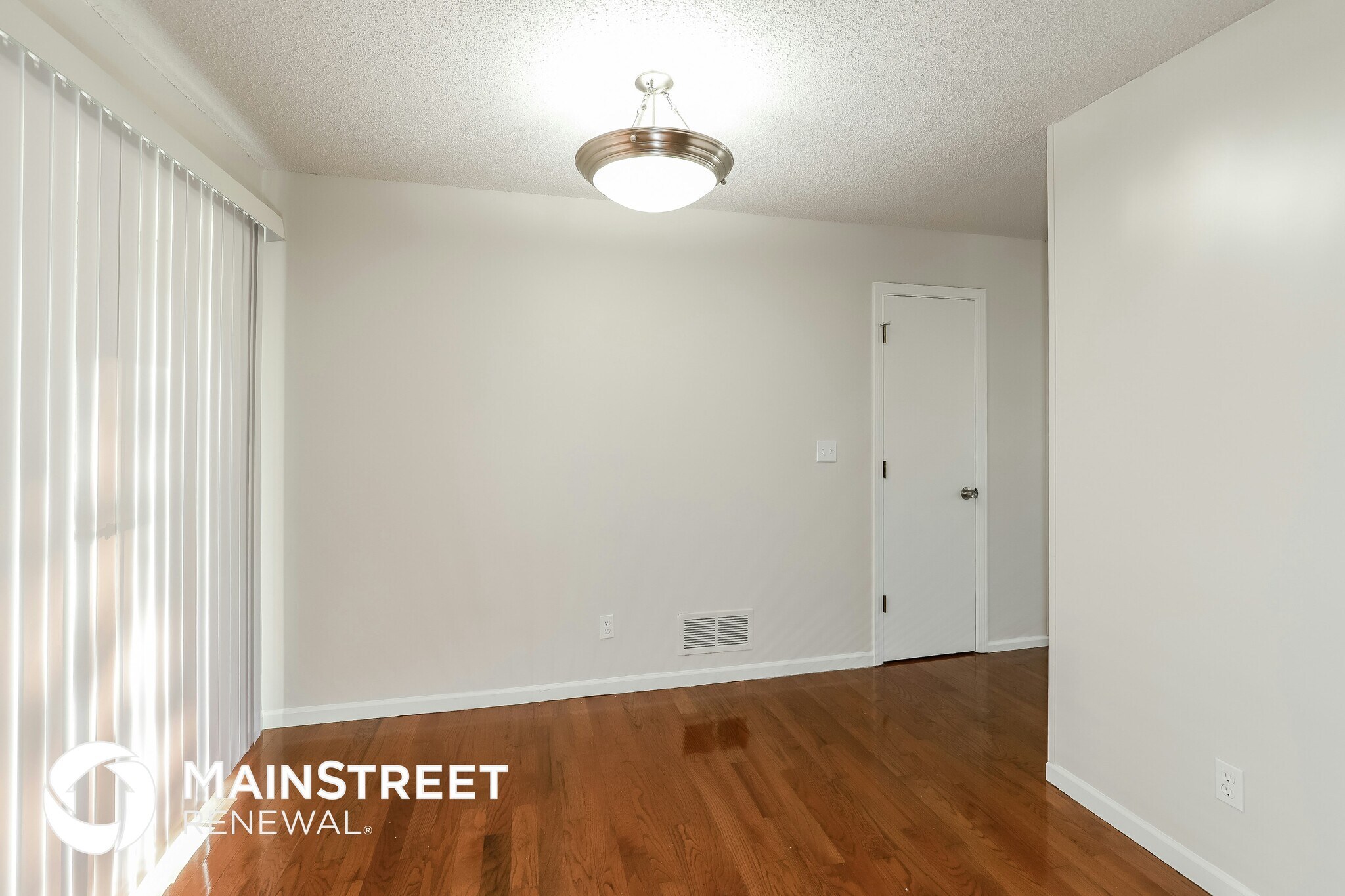 Building Photo - 1401 NE 114 St