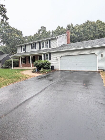 Building Photo - 867 Shaker Rd