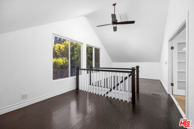 Building Photo - 9014 Harratt St