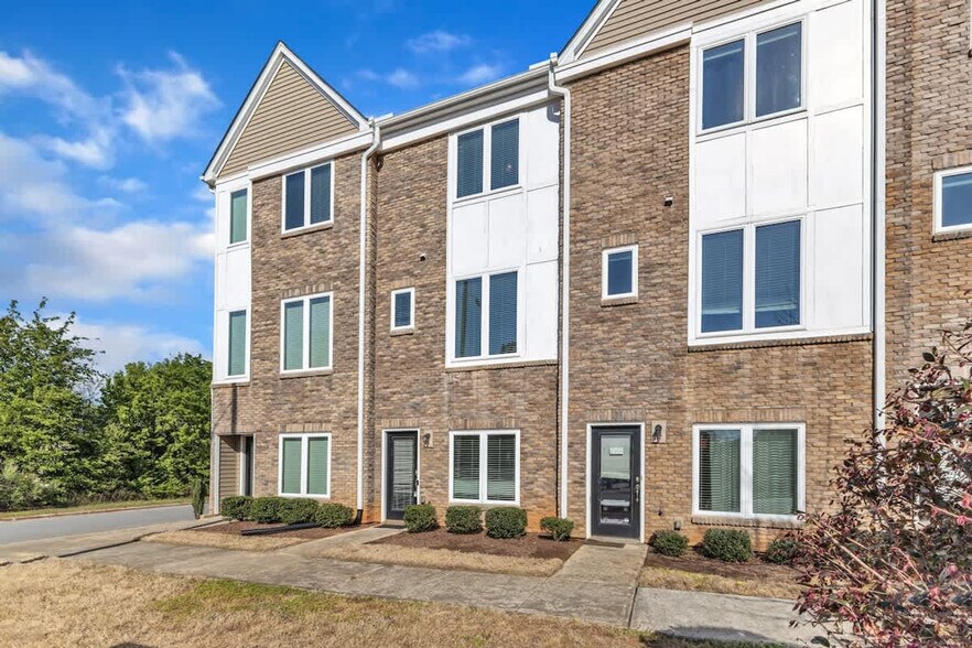 Building Photo - 2606 Wolf Cub Ct