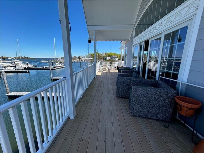 Building Photo - 67 Esmond Ave