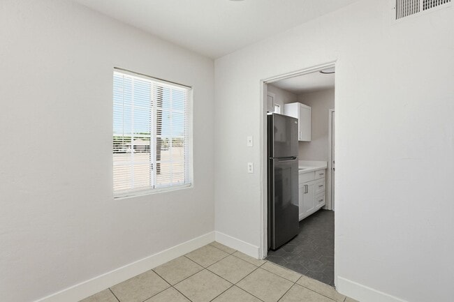 Building Photo - 1036 N 16th St