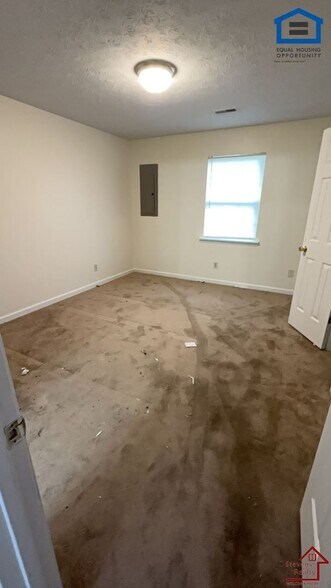 Building Photo - 306 Oriole Dr