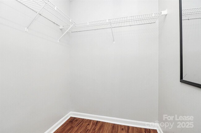Building Photo - 7530 Pebblestone Dr