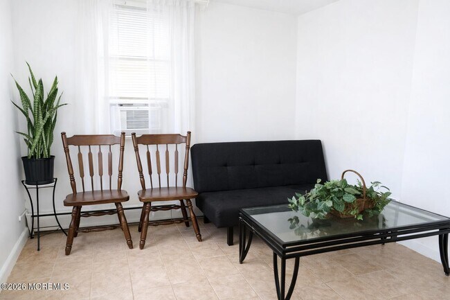 Building Photo - 13 Decatur Ave