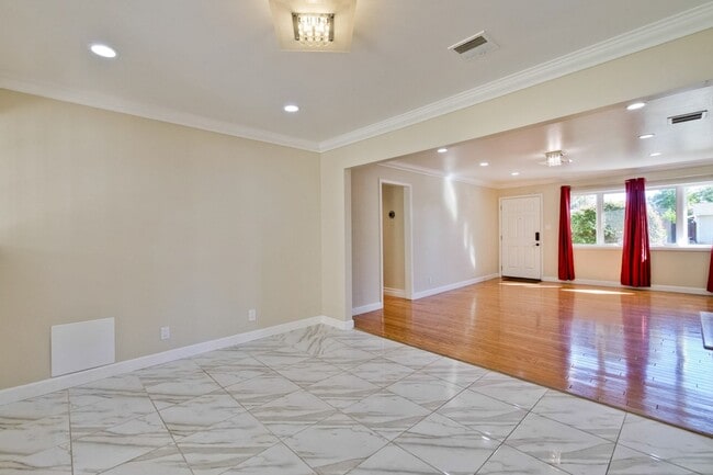 Building Photo - Turnkey Home with Natural Light & Upgrades...