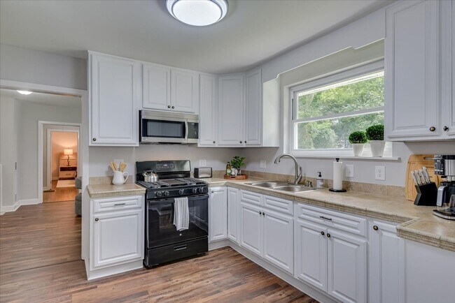 Building Photo - Martin Estates - Richmond County
