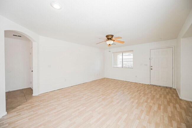 Building Photo - 3 Bedroom, 2.5 Bath Two-Story Home Located In The Charming Southwest Area!