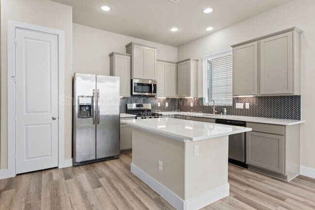 Building Photo - 9012 Lonestar Creekbend Ln