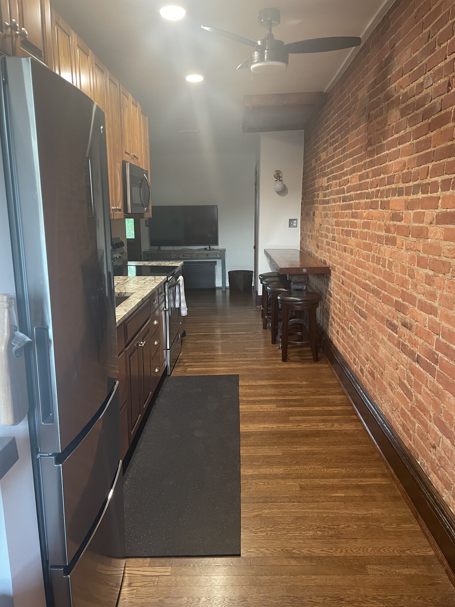 Building Photo - 623 West Chestnut Street