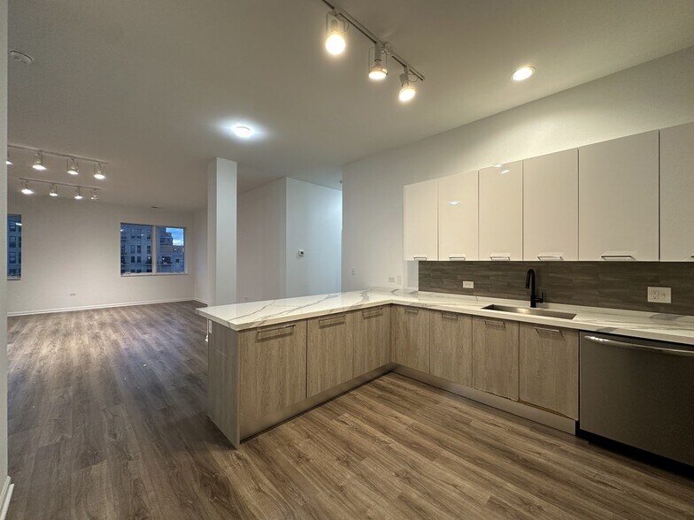 Building Photo - 2550 S Wabash Ave