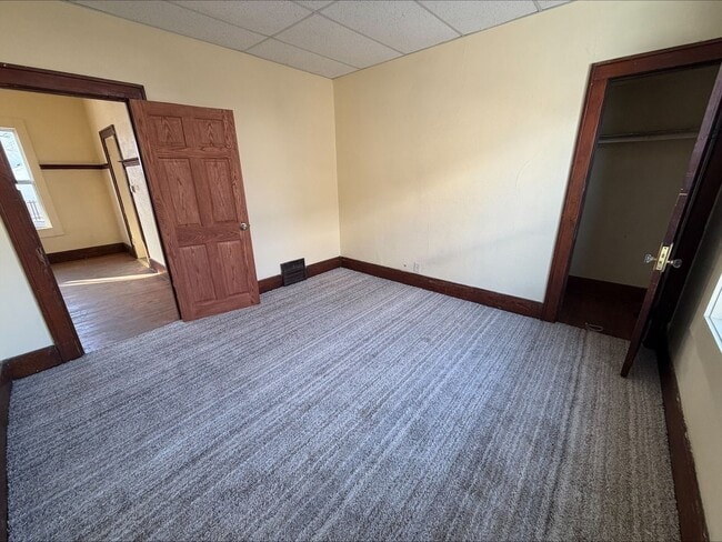 Building Photo - 2 bed 1 bath House for rent!