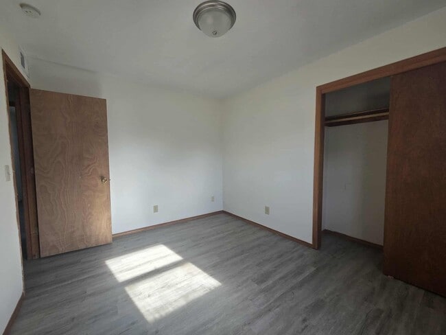 Building Photo - Updated duplex for rent!