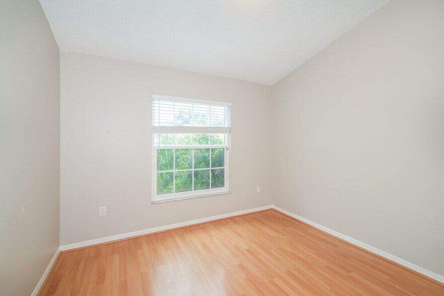 Building Photo - 2047 Sarah Louise Dr