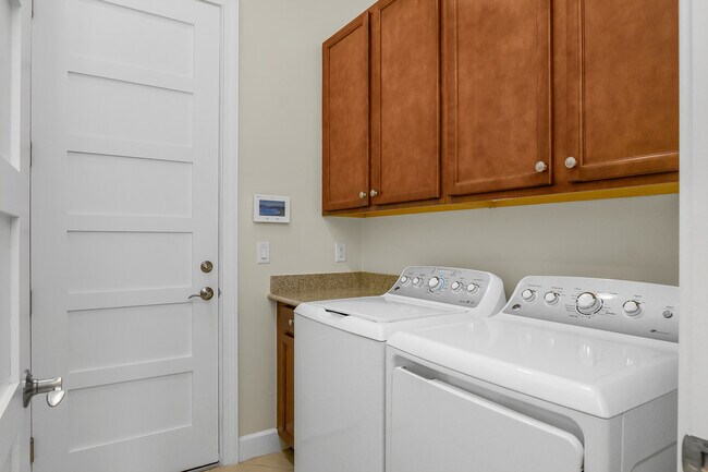 Building Photo - 7162 Dominica Dr