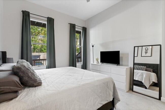 Building Photo - 1867 N Halsted St