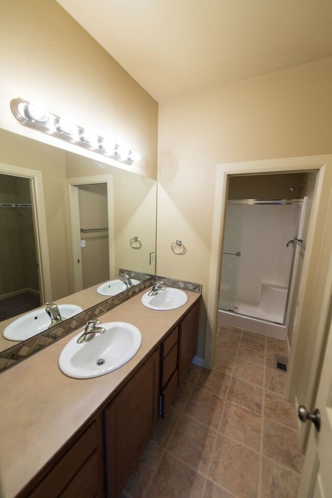 Building Photo - Very nice single level home in NE Bend!  P...