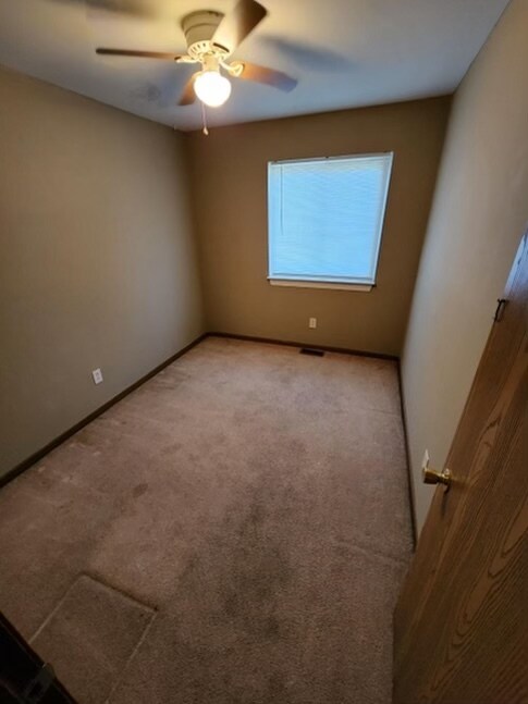 Building Photo - 624 Palisades Dr