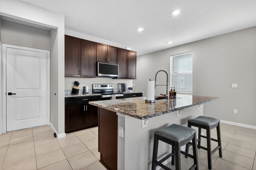 Building Photo - 1721 Lindley St