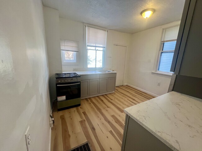 Building Photo - 26 N 16th St