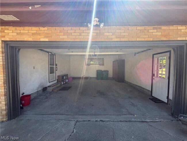 Building Photo - 4307 Manchester Rd