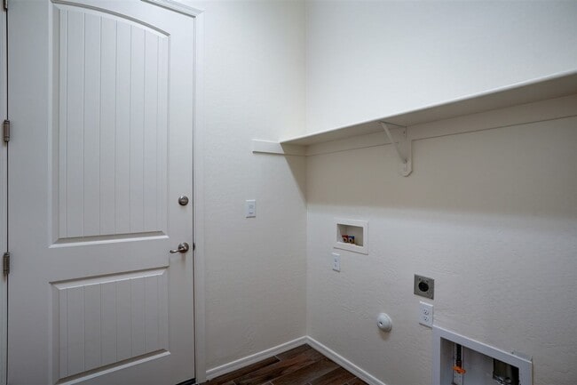 Building Photo - 3 bed 2 bath home in Quailwood!