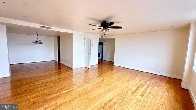 Building Photo - 4600 Duke St