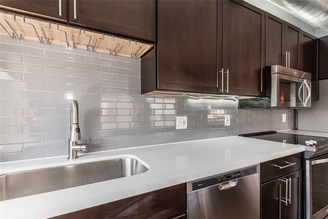 Building Photo - 909 Texas St