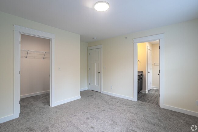 Building Photo - 55 Monroe Dr