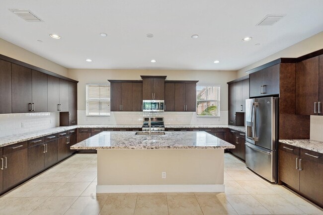Building Photo - 7112 Edison Pl