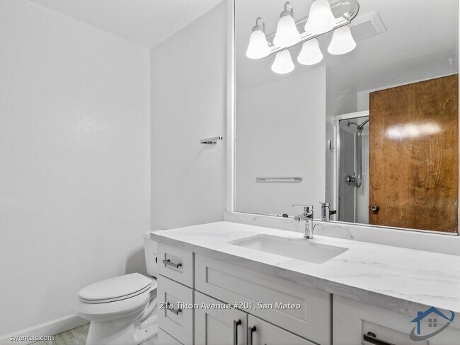 Building Photo - 218 Tilton Ave