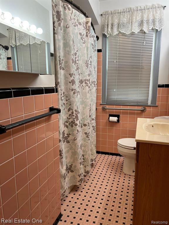 Building Photo - 13630 Balfour Ave