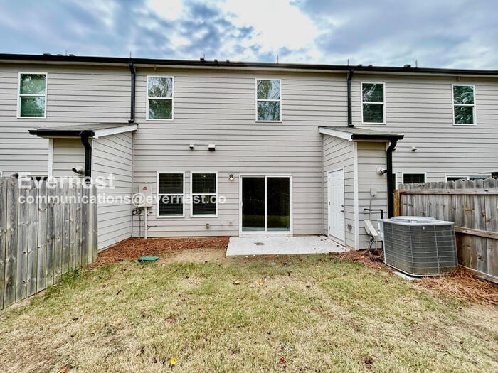 Building Photo - 322 Timberland Ave