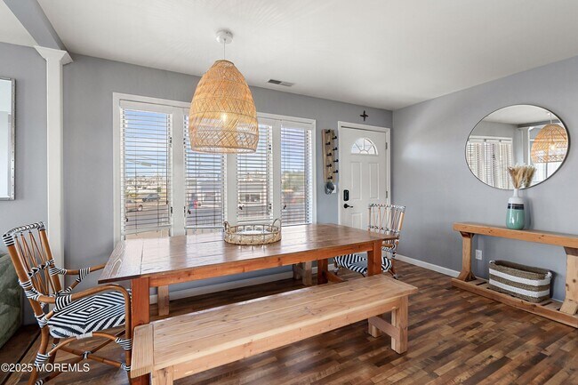 Building Photo - 167 4th Ave