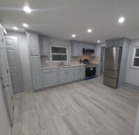 Building Photo - 25 Moraine Pl