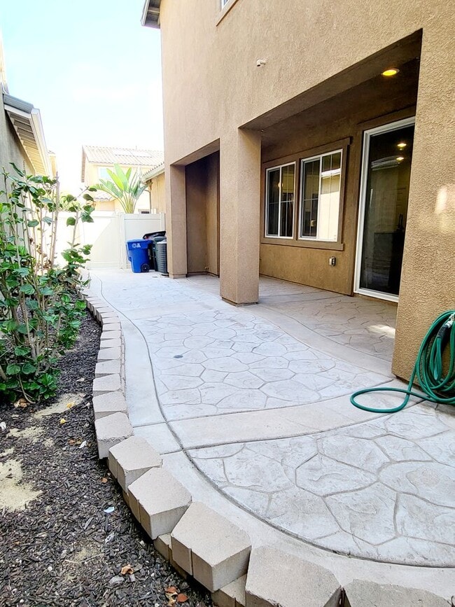 Building Photo - Otay Ranch 3 bedroom 2.5 bath 1917 sqft 2 ...