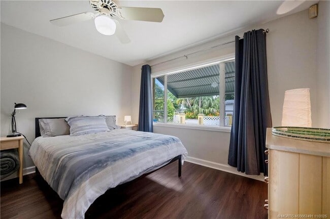 Building Photo - 120 SW 5th St